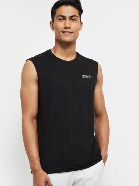 

max Men Black Solid Round Neck T-shirt