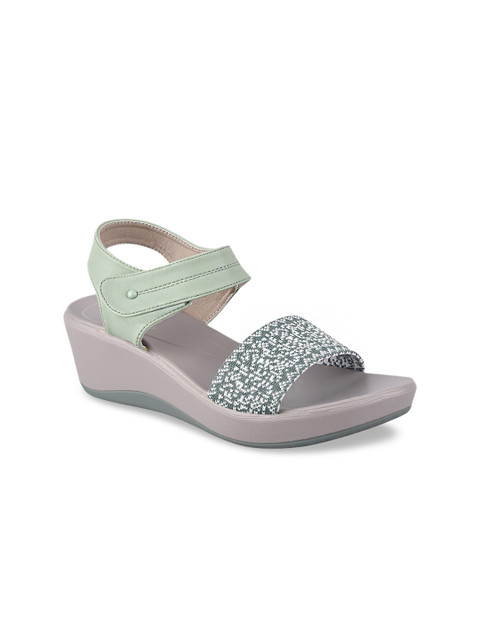 

Stelatoes Women Green Woven Design Sandals