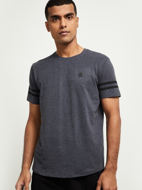 

max Men Blue Solid Round Neck T-shirt