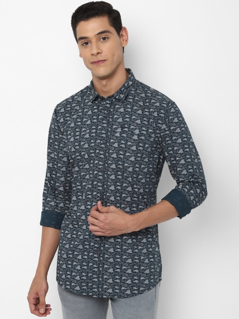 

Solly Jeans Co. Men Teal Regular Fit Printed Casual Shirt