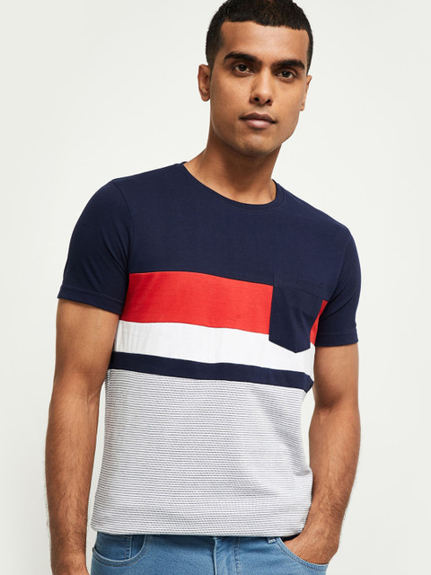 

max Men Blue Colourblocked Round Neck T-shirt