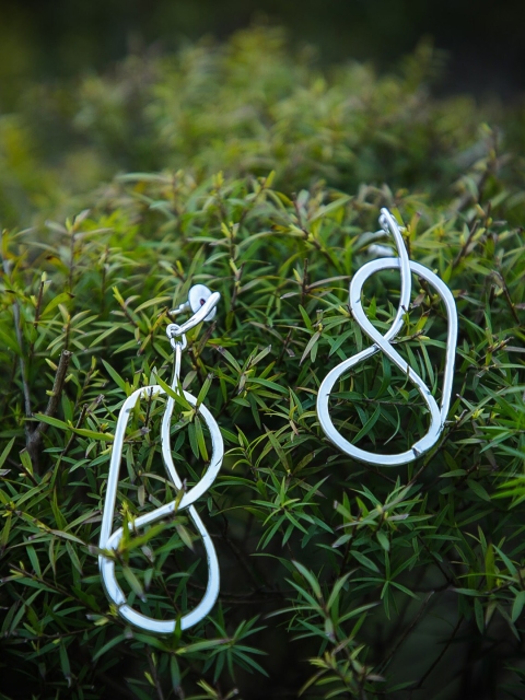 

ZeroKaata Silver-Toned Contemporary Drop Earrings