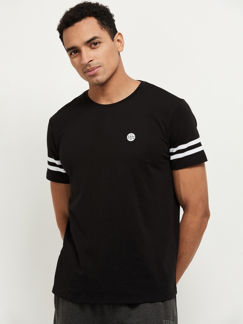 

max Men Black Solid Round Neck T-shirt