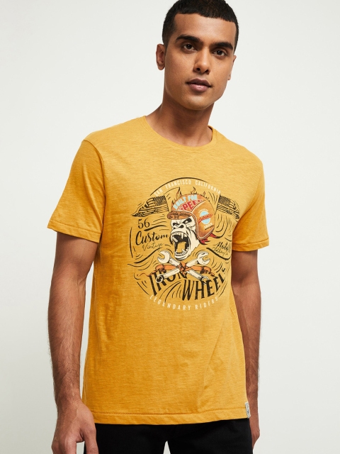 

max Men Mustard Yellow & Black Printed Round Neck T-shirt