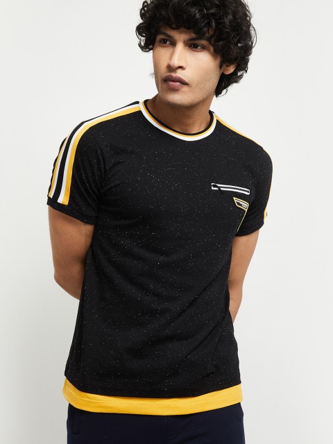

max Men Black & Yellow Striped Round Neck Slim Fit T-shirt