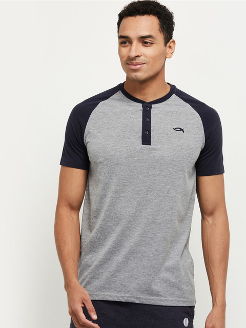 

max Men Grey Melange Colourblocked Henley Neck T-shirt