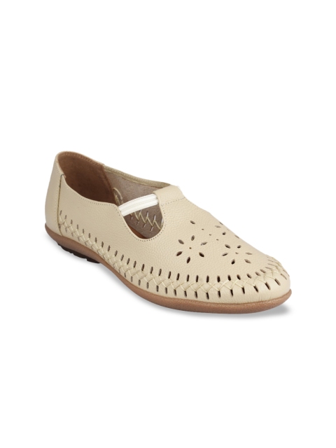 

pelle albero Women Cream-Coloured Textured Leather Ballerinas