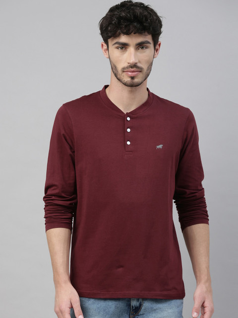 

Bushirt Men Maroon Solid Henley Neck T-shirt