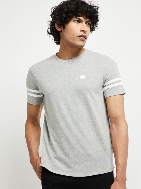 

max Men Grey Solid Round Neck T-shirt