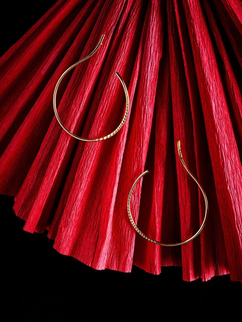 

ZeroKaata Gold-Toned Circular Hoop Earrings