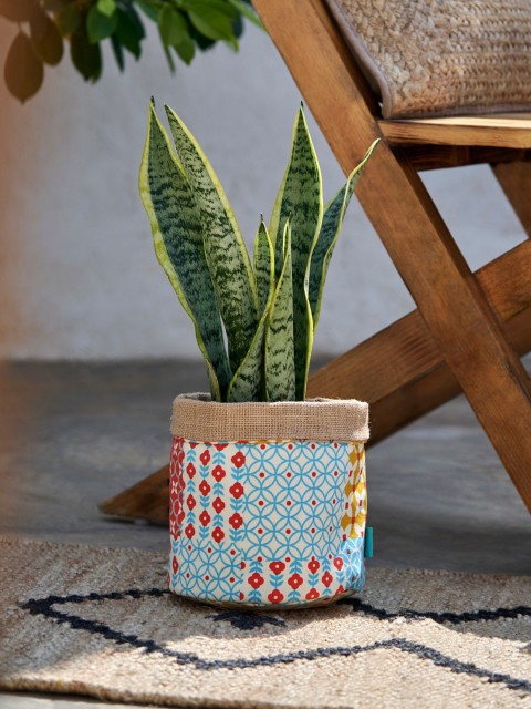 

Chumbak White & Blue Printed Large Planter Wrap