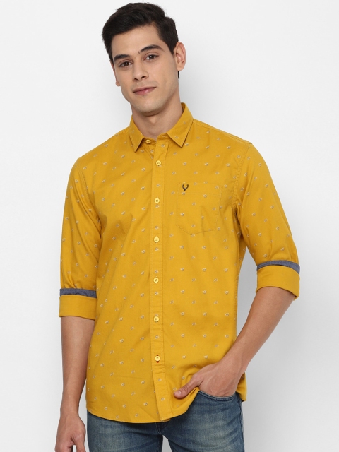 

Solly Jeans Co. Men Mustard Yellow & Blue Regular Fit Printed Casual Shirt