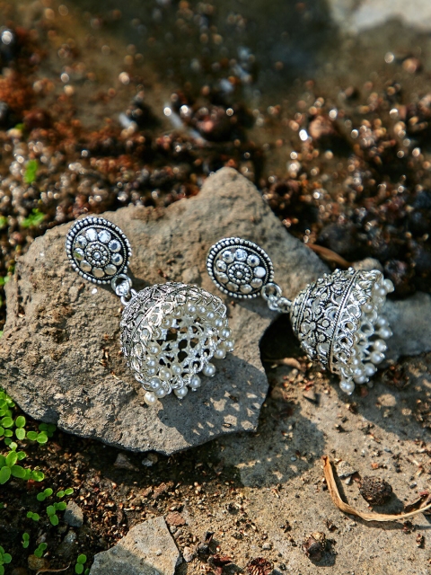 

ZeroKaata Silver-Toned Contemporary Drop Earrings