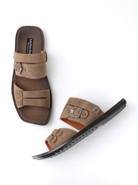 

LONDON STEPS Men Khaki Sandals