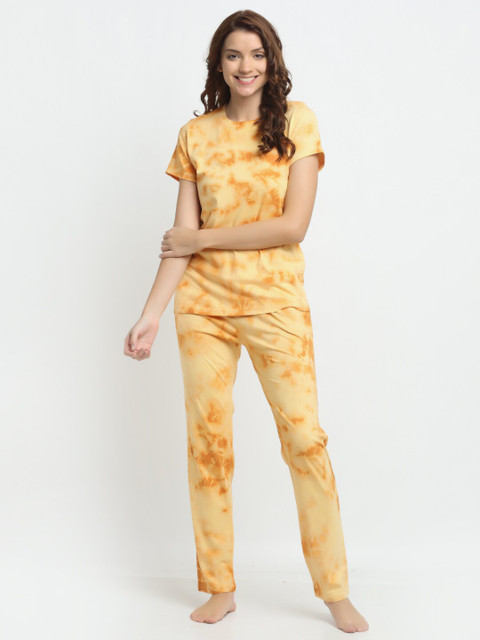 

Kanvin Women Yellow Printed Night suit