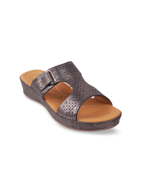 

Mochi Women Grey Solid Sandals