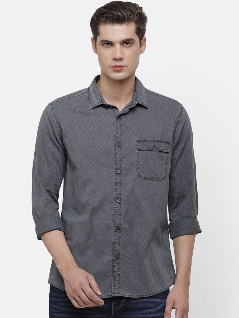 

Voi Jeans Men Grey Slim Fit Solid Casual Shirt
