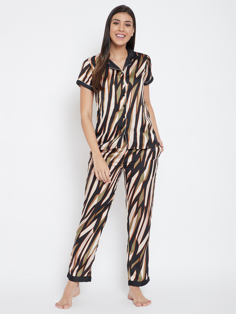 

Clovia Women Black & White Striped Printed Night suit