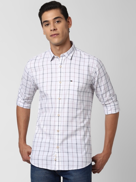 

Peter England Casuals Men White Slim Fit Checked Pure Cotton Casual Shirt