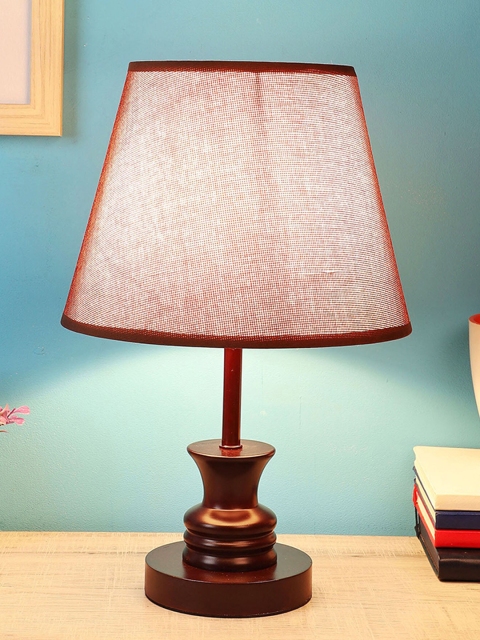 

MFD HOME FURNISHING Brown & White Self Design Quirky Table Lamp