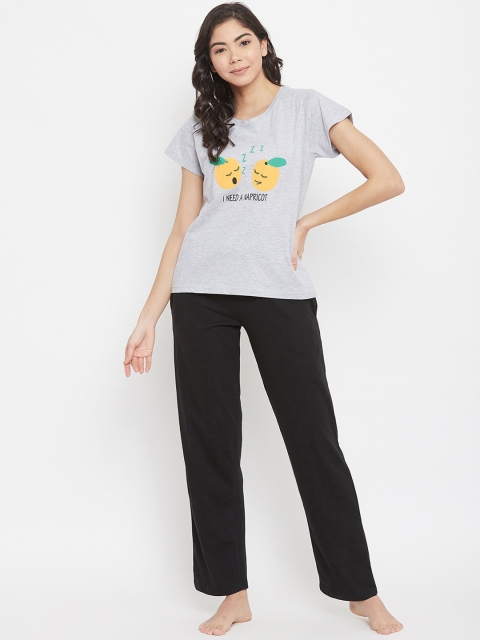 

Clovia Women Grey Geometric Printed T-shirt and Basic Pyjama Set