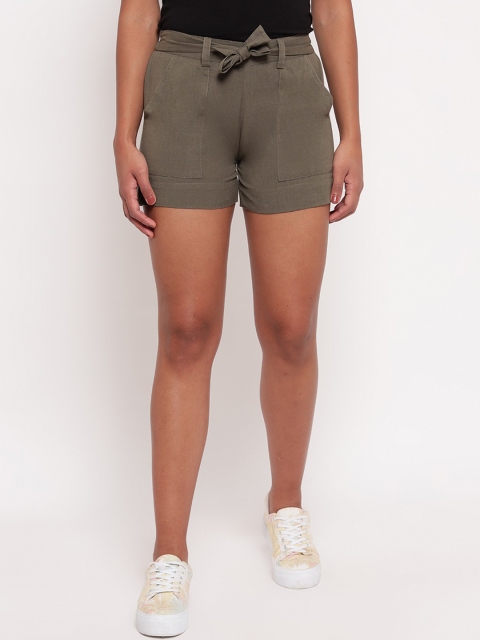 

Aawari Women Green Solid Regular Fit Regular Shorts