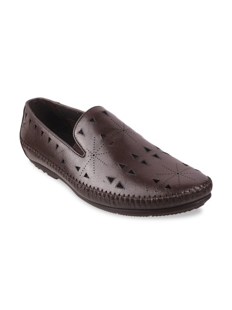 

Metro Men Brown Textured Leather Formal Loafers