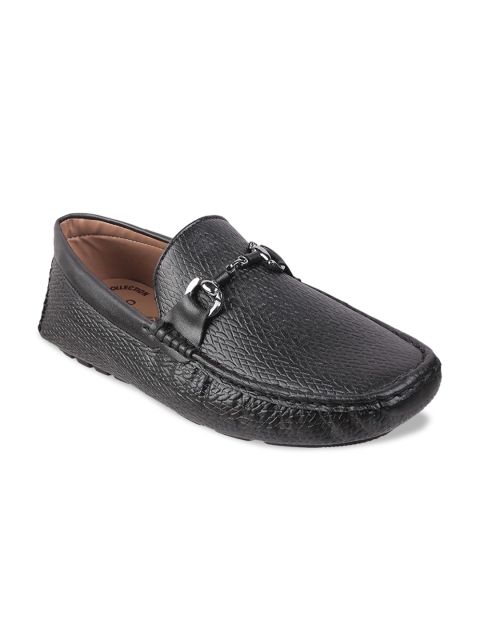 

Metro Men Black Textured Leather Driving Shoes