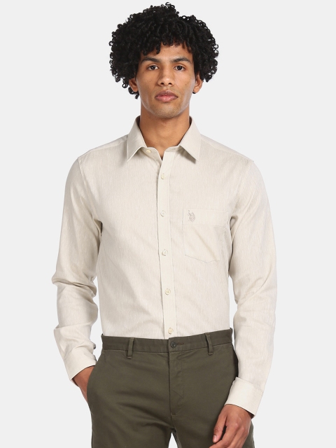 

U.S. Polo Assn. Men Beige Regular Fit Solid Casual Shirt
