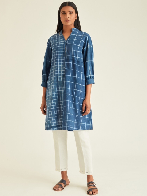 

Ancestry Women Blue Embroidered Cold-Shoulder Sleeves Thread Work Kurta