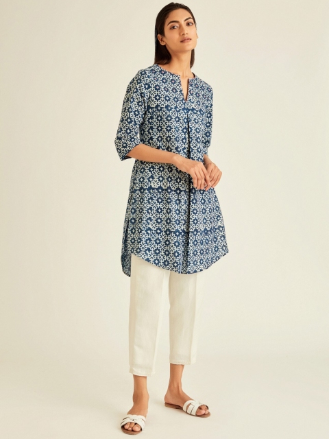 

Ancestry Women Blue & White Geometric Printed Cotton Kurta