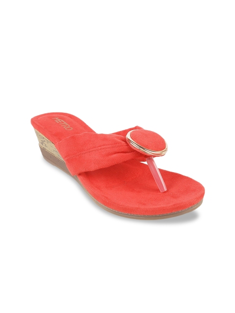 

Metro Women Red Solid Sandals