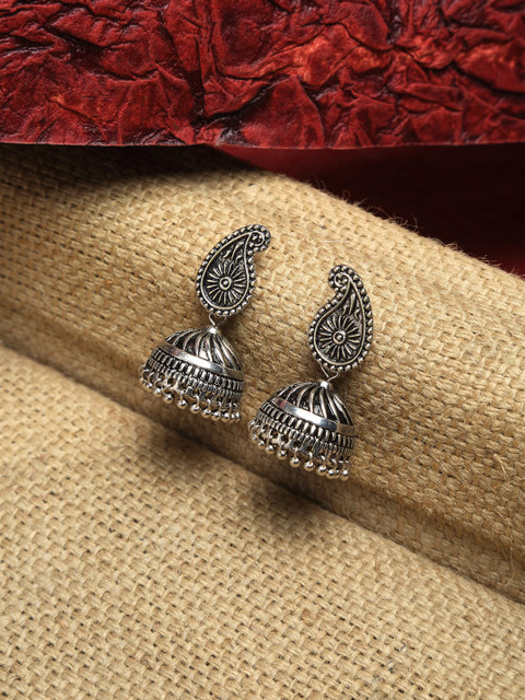 

NEUDIS Silver-Toned Contemporary Jhumkas