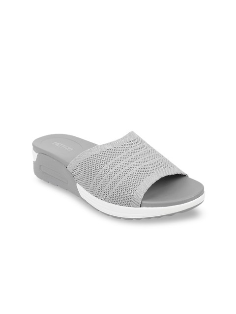 

Metro Women Grey Textured Comfort Sandals