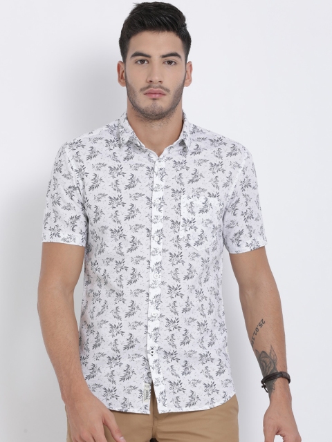 

t-base Men White & Navy Blue Regular Fit Printed Casual Shirt
