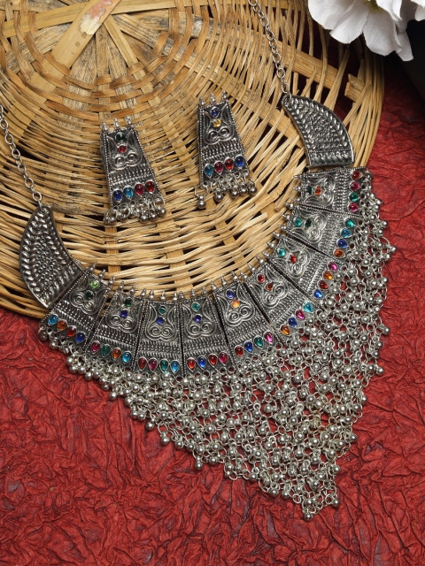 

NEUDIS Oxidized Silver-Plated Stone-Studded & Beaded Jewellery Set