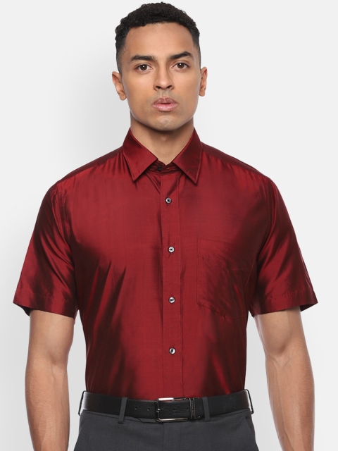 

Van Heusen Men Maroon Regular Fit Solid Silk Party Shirt