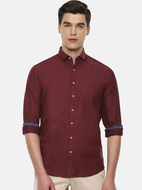 

V Dot Men Maroon Slim Fit Self Design Cotton Casual Shirt