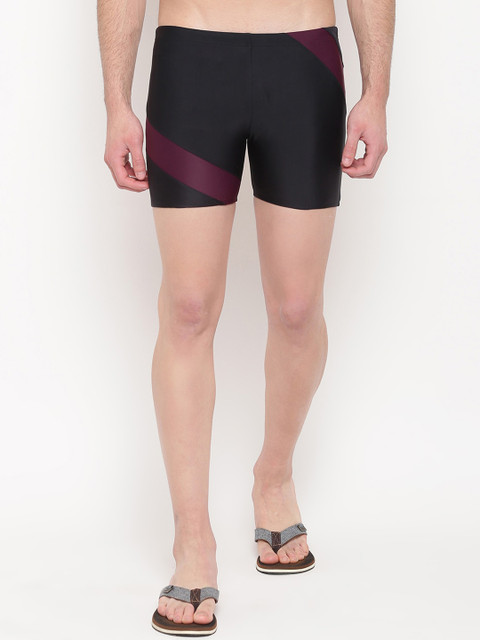

iO Men Black Solid Swim Briefs