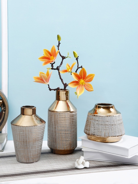 

TAYHAA Set Of 3 Gold-Toned Contemperory Ceramic Flower Vases