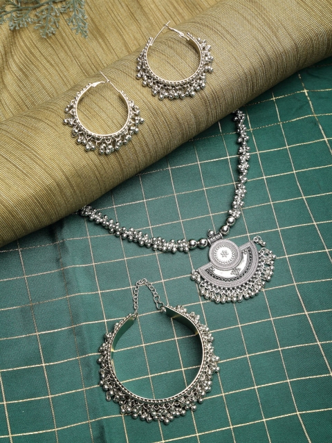 

NEUDIS Silver-Plated Mirror & Ghungroo Embellished Handcrafted Antique Jewelry Set