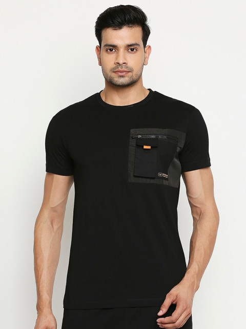 

Mufti Men Black Solid Round Neck T-shirt