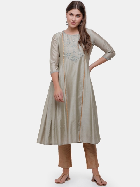 

IMARA Women Grey Ethnic Motifs Yoke Design Thread Work Kurta