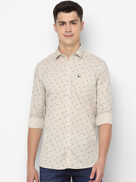 

Solly Jeans Co. Men Beige & Navy Blue Regular Fit Printed Casual Shirt
