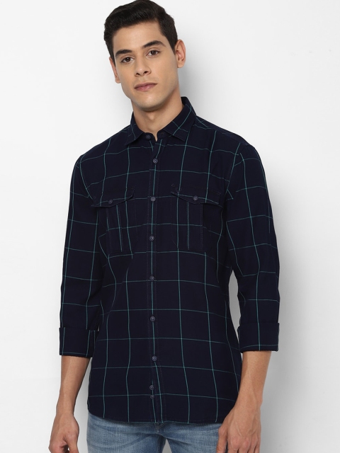 

Solly Jeans Co. Men Navy Blue & Green Regular Fit Checked Casual Shirt