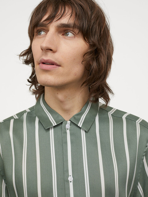 

H&M Men Green Striped Short-Sleeve Shirt Regular Fit