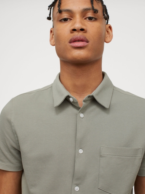 

H&M Men Green Solid Pique Shirt Muscle Fit