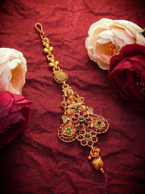 

Aadita Gold Toned American Diamond Maangtikka