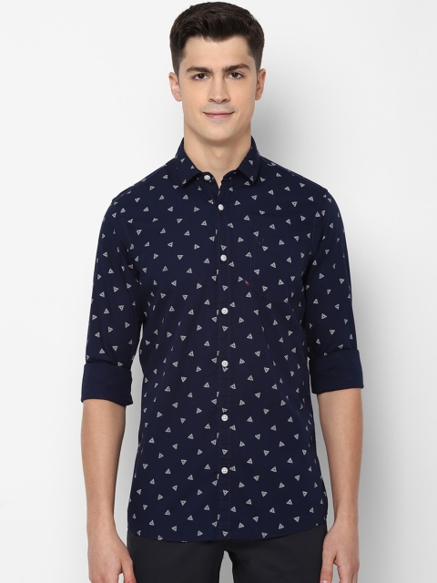 

Solly Jeans Co. Men Navy Blue & White Regular Fit Printed Casual Shirt