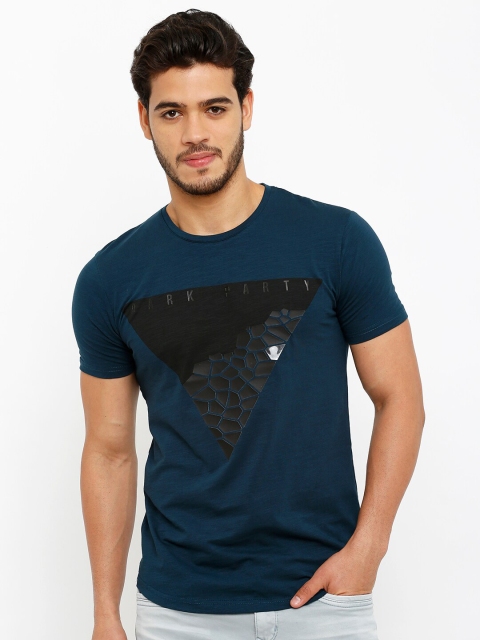 

Rex Straut Jeans Men Blue & Black Applique Printed Round Neck T-shirt